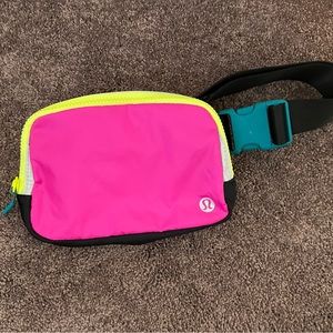 Lululemon crossbody belt bag